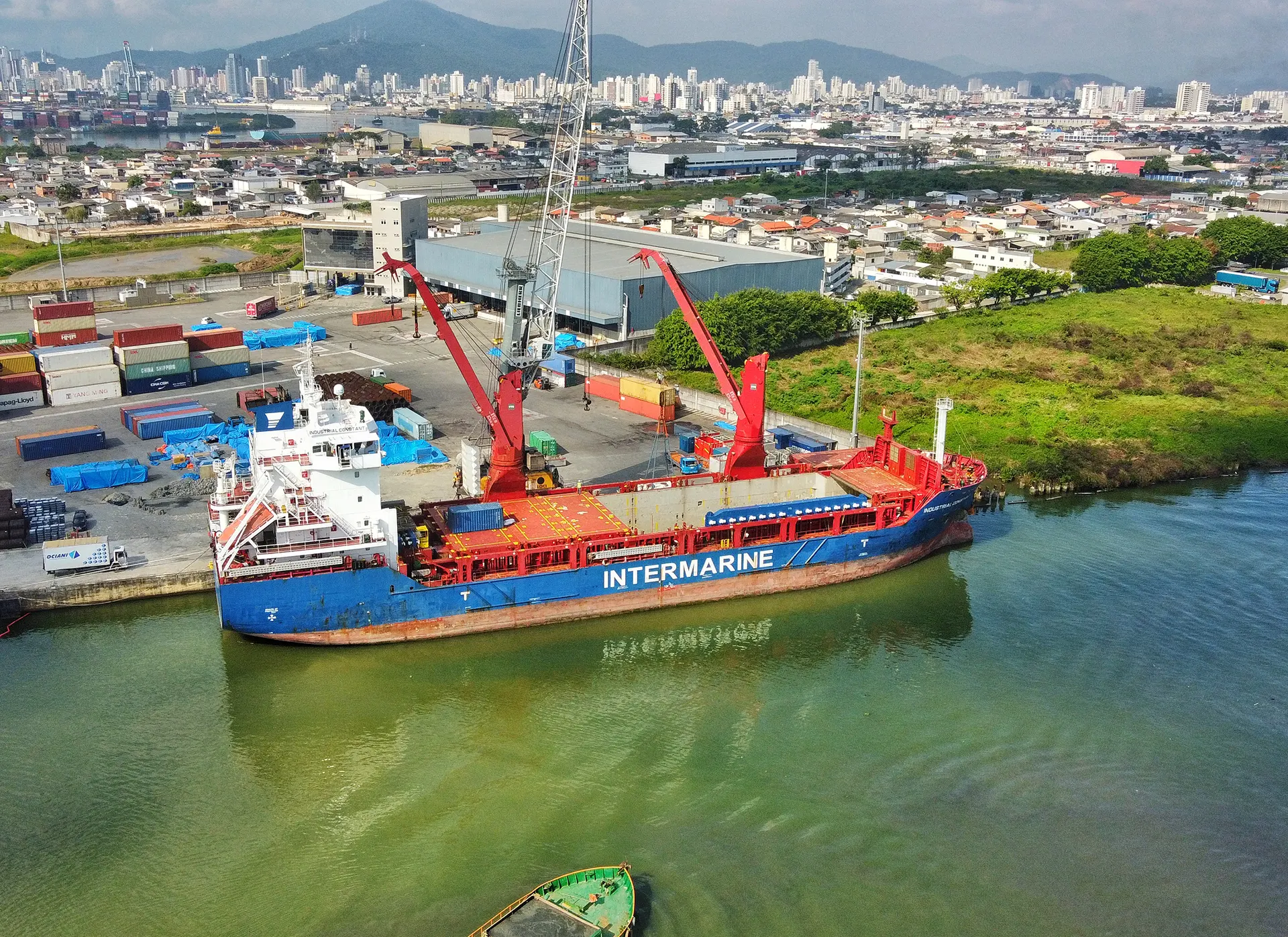 ITAJAÍ, ENTRE O RIO E O MAR